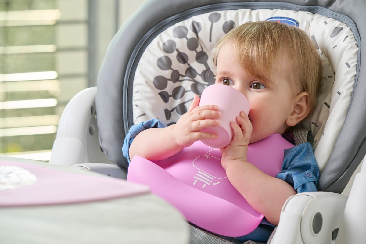 CHICCO set EASY START kom met zuignap lepel slabbetje 6m+