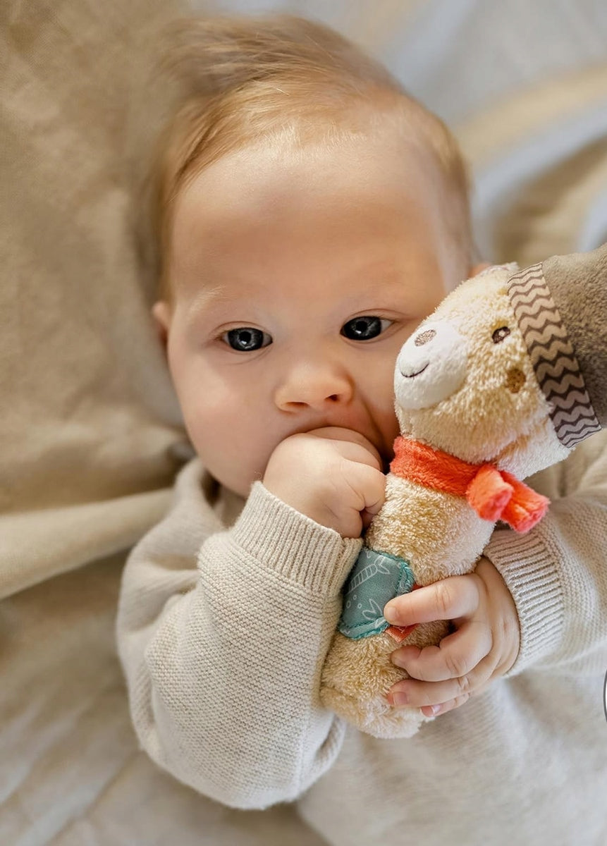 FEHN sonajero de peluche con silbato OSO BRUNO 17 cm