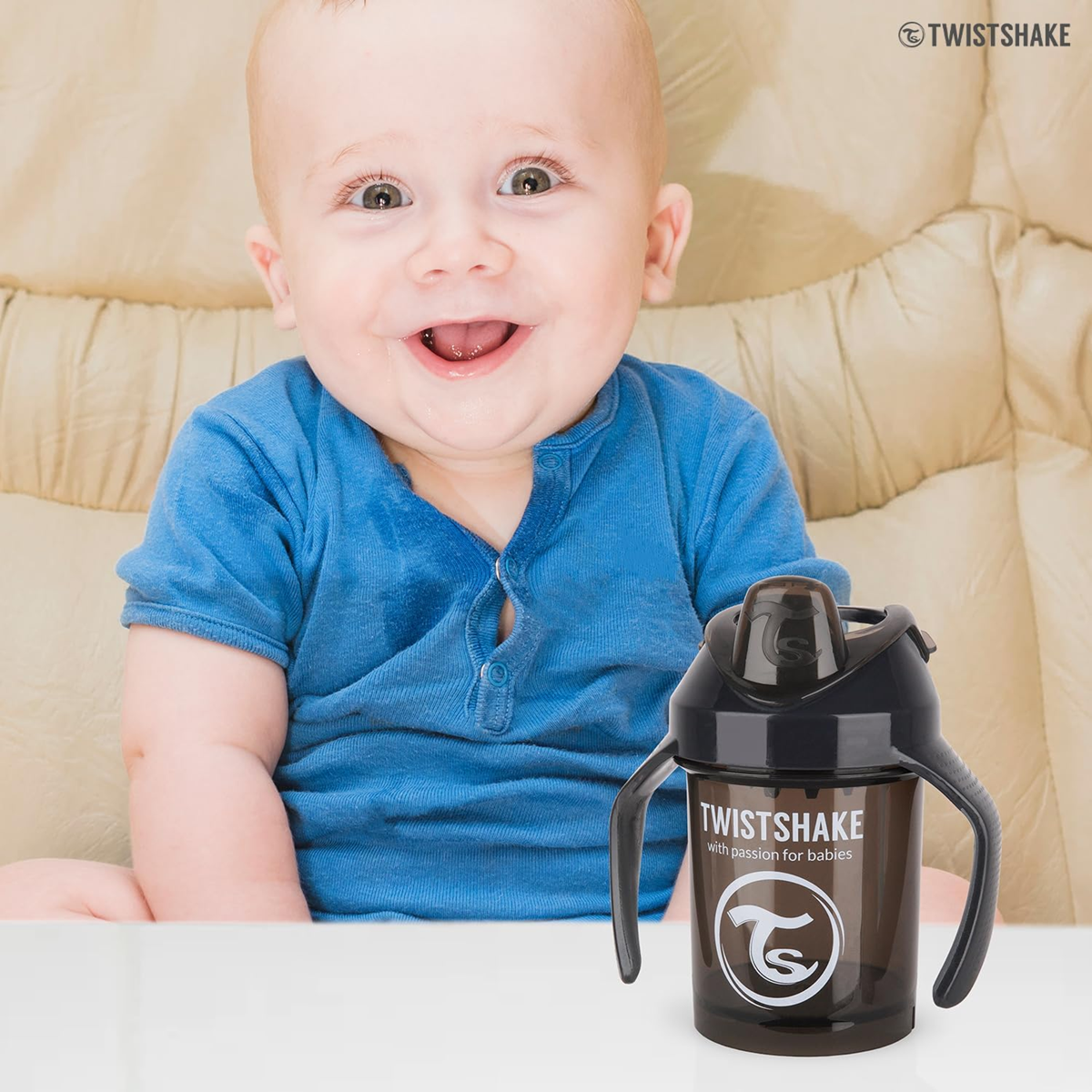 TWISTSHAKE Mini Cup εκπαιδευτικό ποτηράκι με στόμιο και αναδευτήρα 230 ml 4 μηνών+
