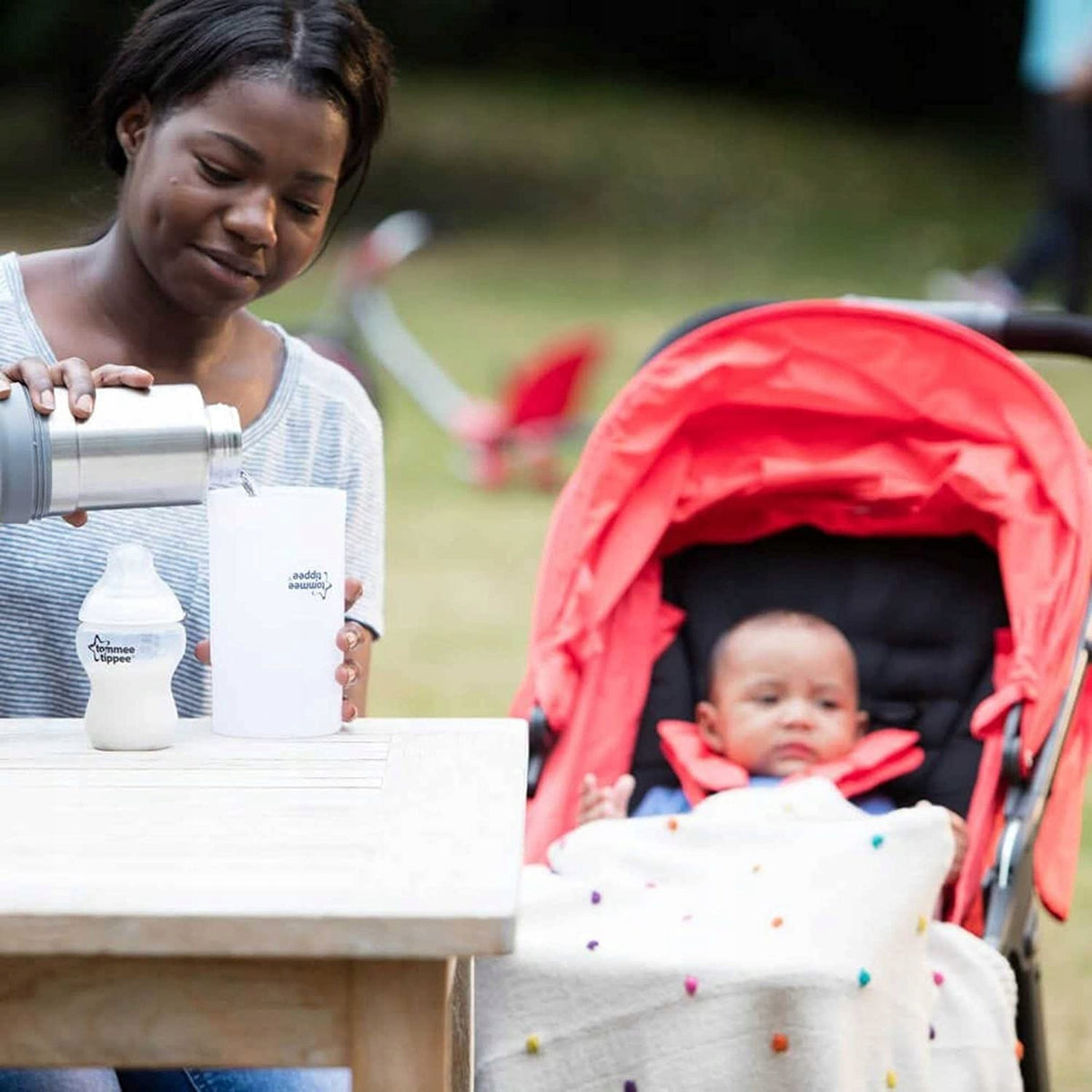 TOMMEE TIPPEE podgrzewacz termos PODRÓŻNY do butelek i jedzenia dla dzieci, idealny w podróży