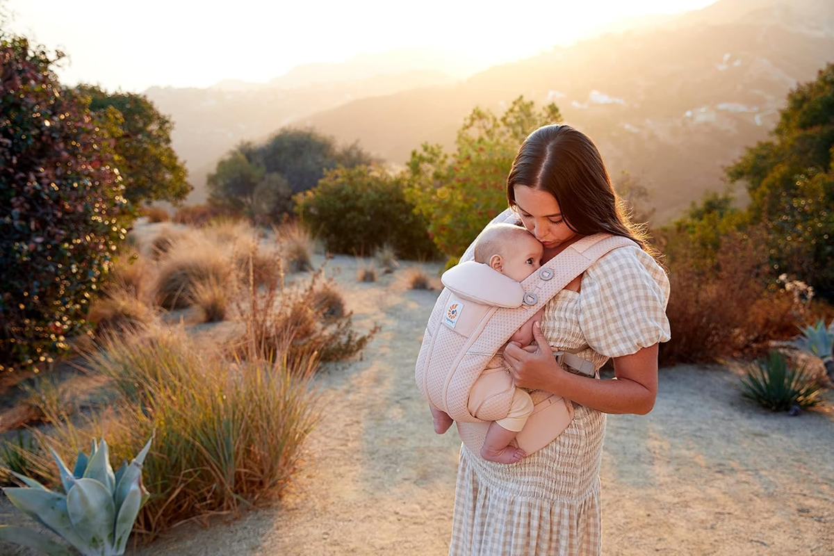 ERGOBABY OMNI BREEZE ergonomic baby carrier
