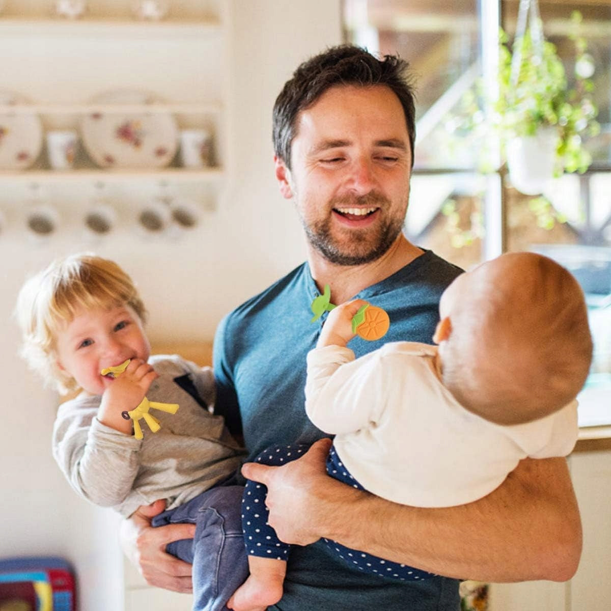 ANGELBLISS gumowe gryzaki chłodzące i masujące 4 sztuki 3 m+ dla niemowląt, wielokolorowe, BPA free