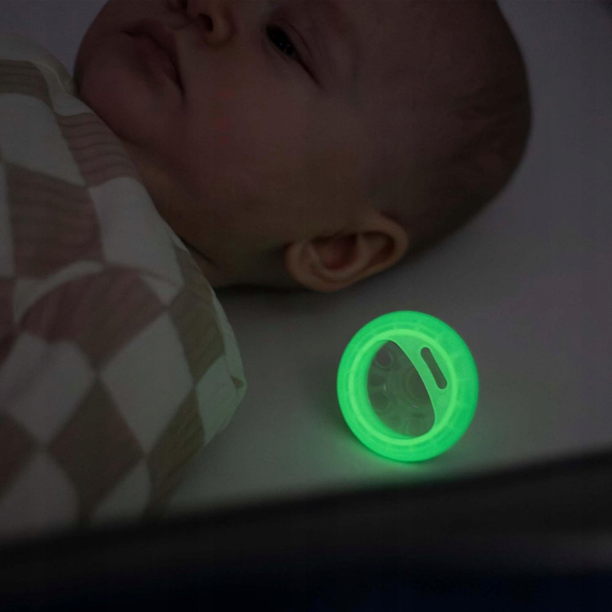 TOMMEE TIPPEE smoczek ortodontyczny x2 0-6msc ŚWIECĄ W CIEMNOŚCI, zielony, dla niemowląt
