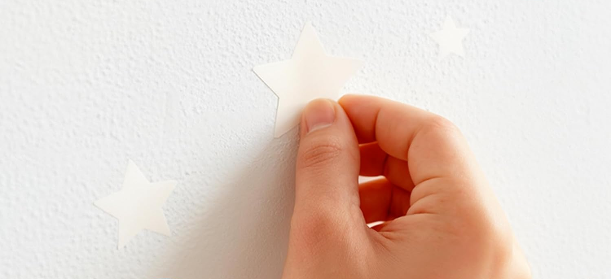 LILIMAUS estrellas autoadhesivas que brillan en la oscuridad, 100 unidades