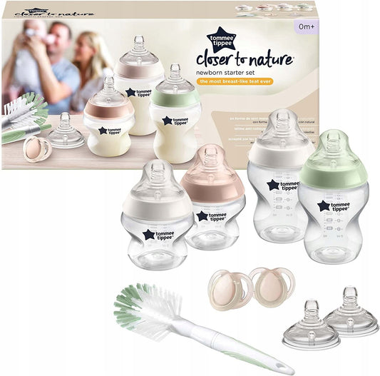 TOMMEE TIPPEE zestaw startowy butelki, smoczki 9el. dla noworodka, 2 butelki 150 ml, 2x260 ml, szczotka i smoczki 0+