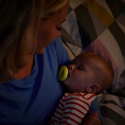 TOMMEE TIPPEE ortodontikus cumi, 2 db, 0–6 hónap VILÁGÍT
