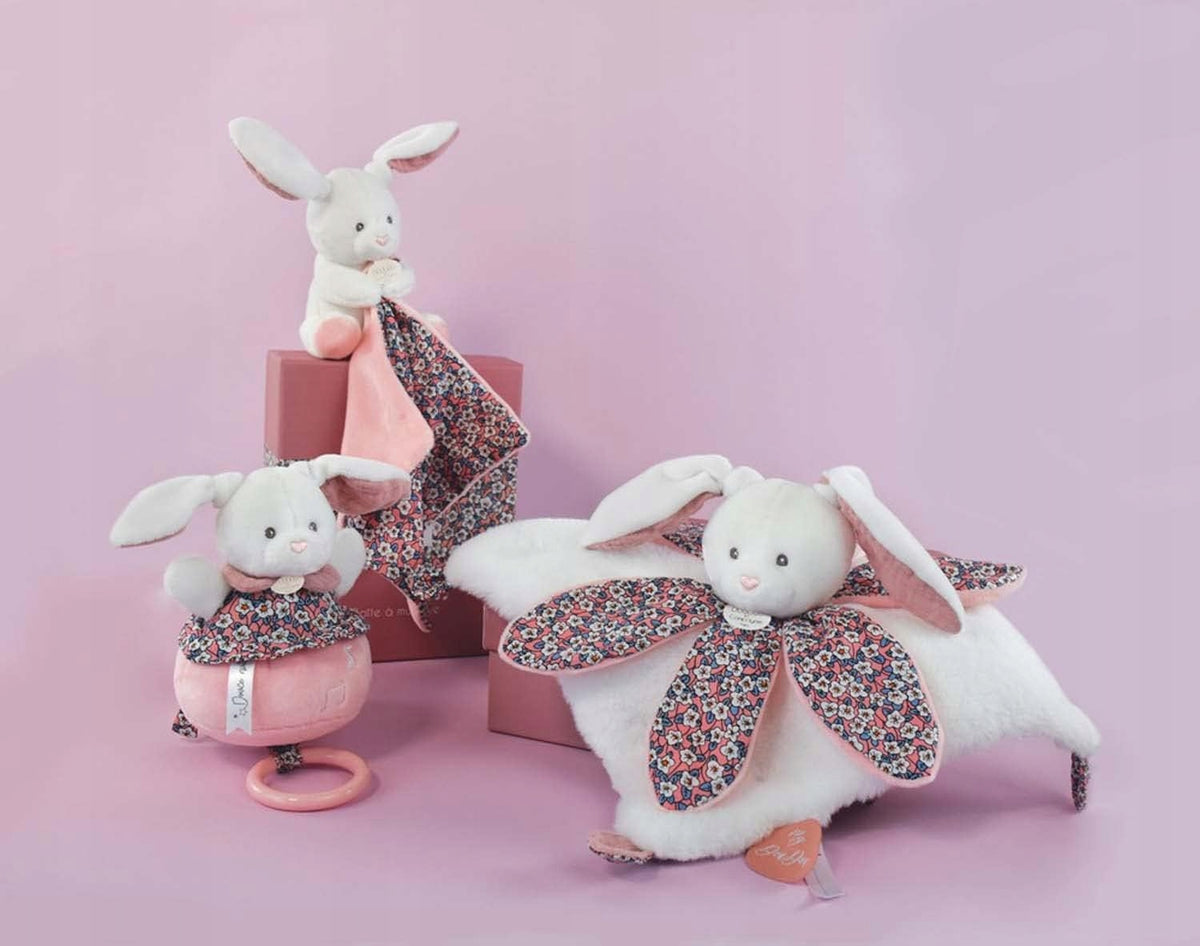 DOUDOU et COMPAGNE komforter przytulanka z kocykiem 27cm, biała króliczka z kwiatowym kocykiem
