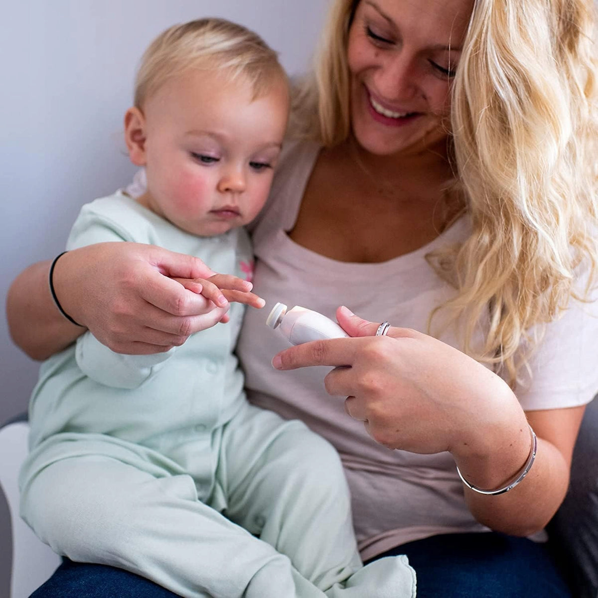TOMMEE TIPPEE elektryczny pilnik do paznokci z lampką LED dzieci i dorośli, bezpieczny manicure dla niemowląt