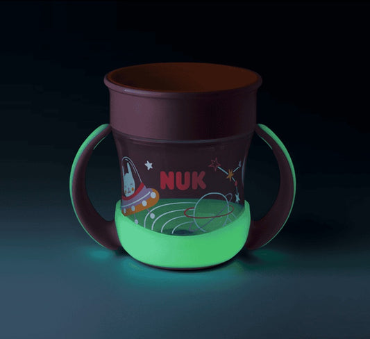 NUK Mini Magic Cup netekoucí hrnek 360° 160 ml 6 m+ svítící ve tmě