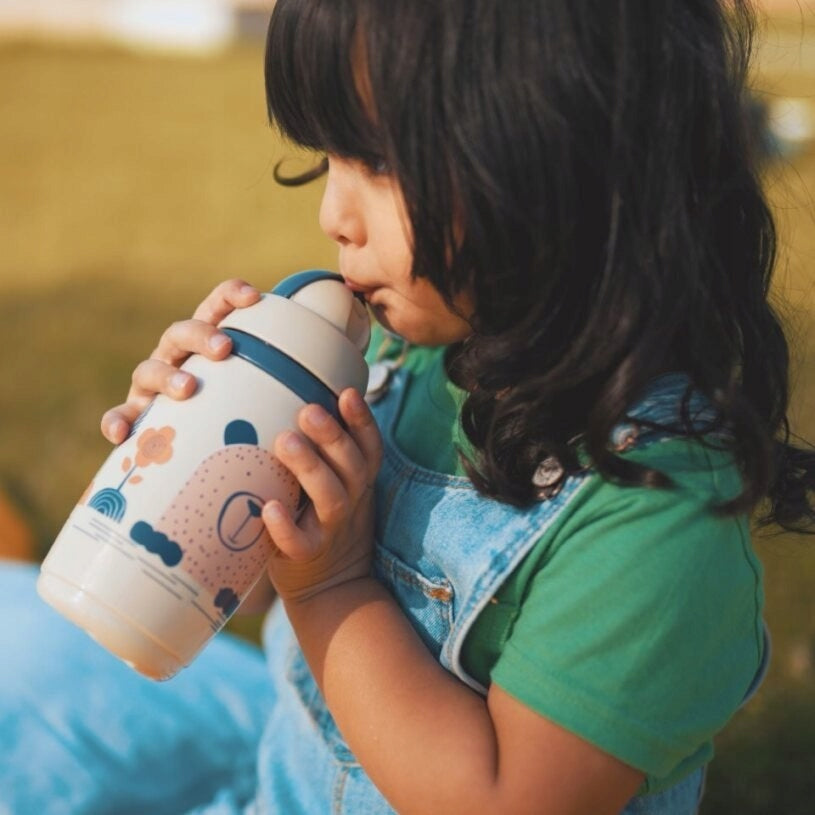 TOMMEE TIPPEE Superstar bidon ze słomką 266 ml 12 m+ dla dziecka, szary z motywem niedźwiedzia, szczelny bidon ze słomką