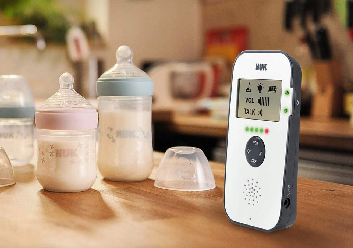 NUK Eco Control 530D elektroniczna niania FHSS biało-czarna z wyświetlaczem i funkcją VOX