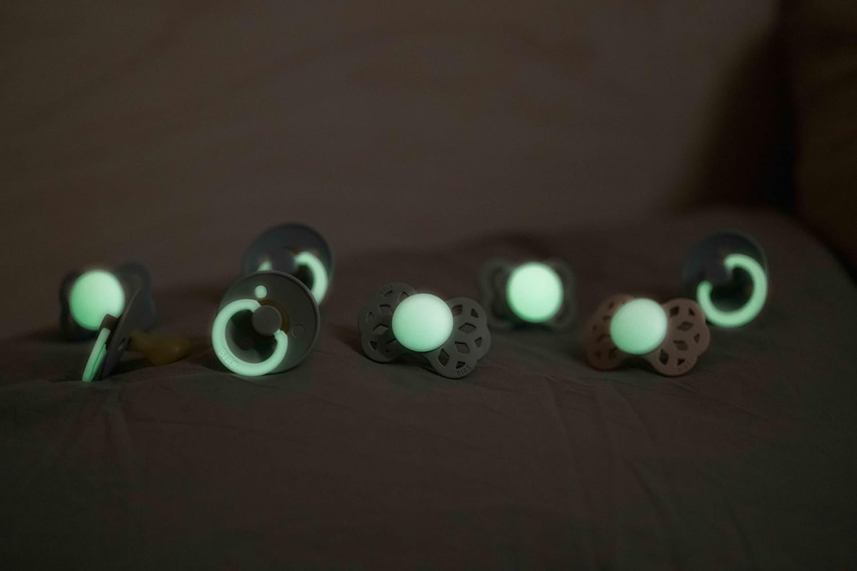 BIBS SUPREME Glow in the Dark2 rubber nipples, symmetricalglow in the darkage 6 months+multicolouredGood