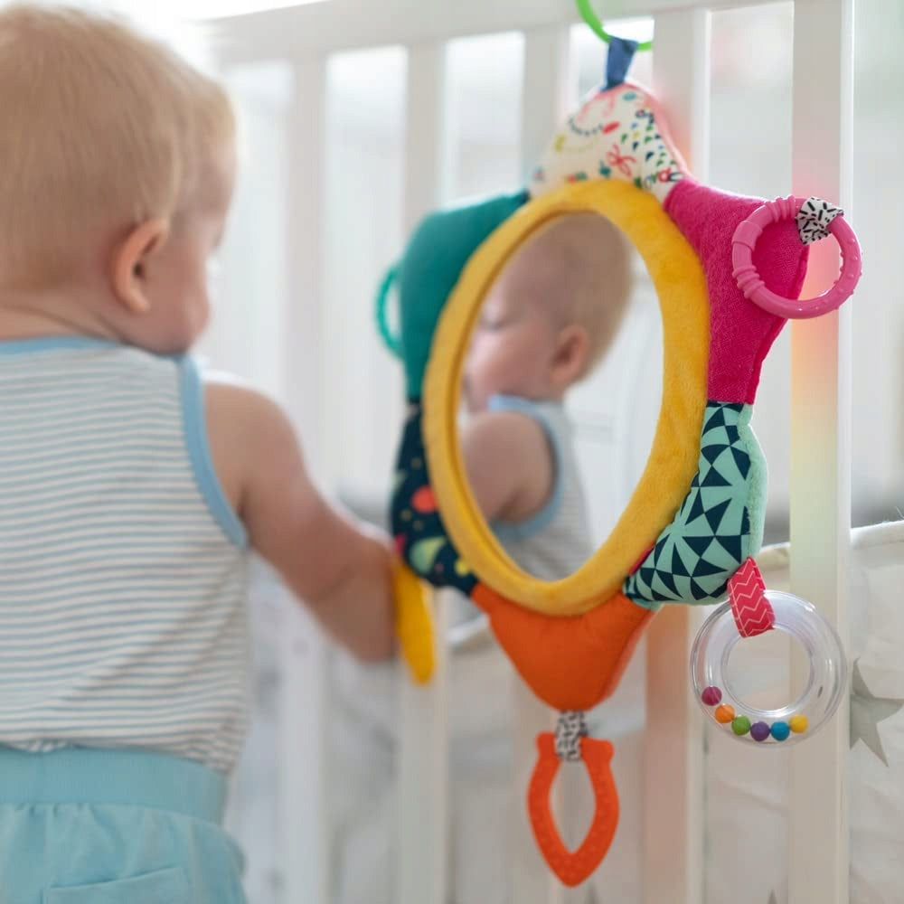 FEHN zawieszka z lusterkiem i zabawkami 34 cm, kolorowa zabawka dla niemowląt 0+ do łóżeczka