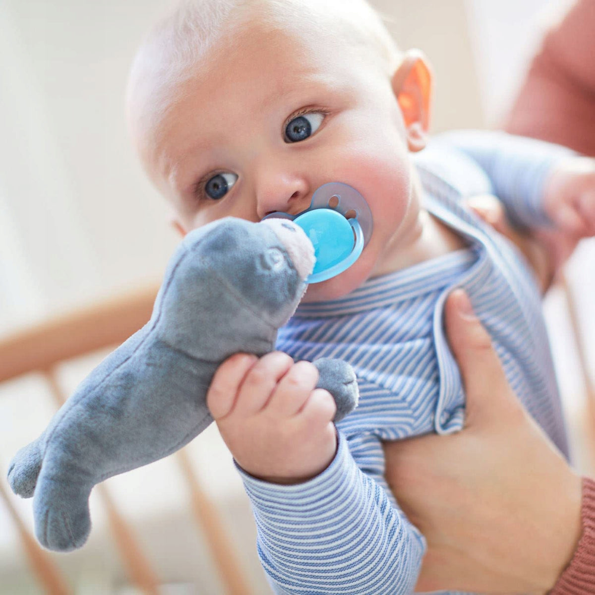 AVENT smoczek uspokajający z przytulanką 0-6m, niemowlę z pluszową przytulanką i smoczkiem Philips AVENT