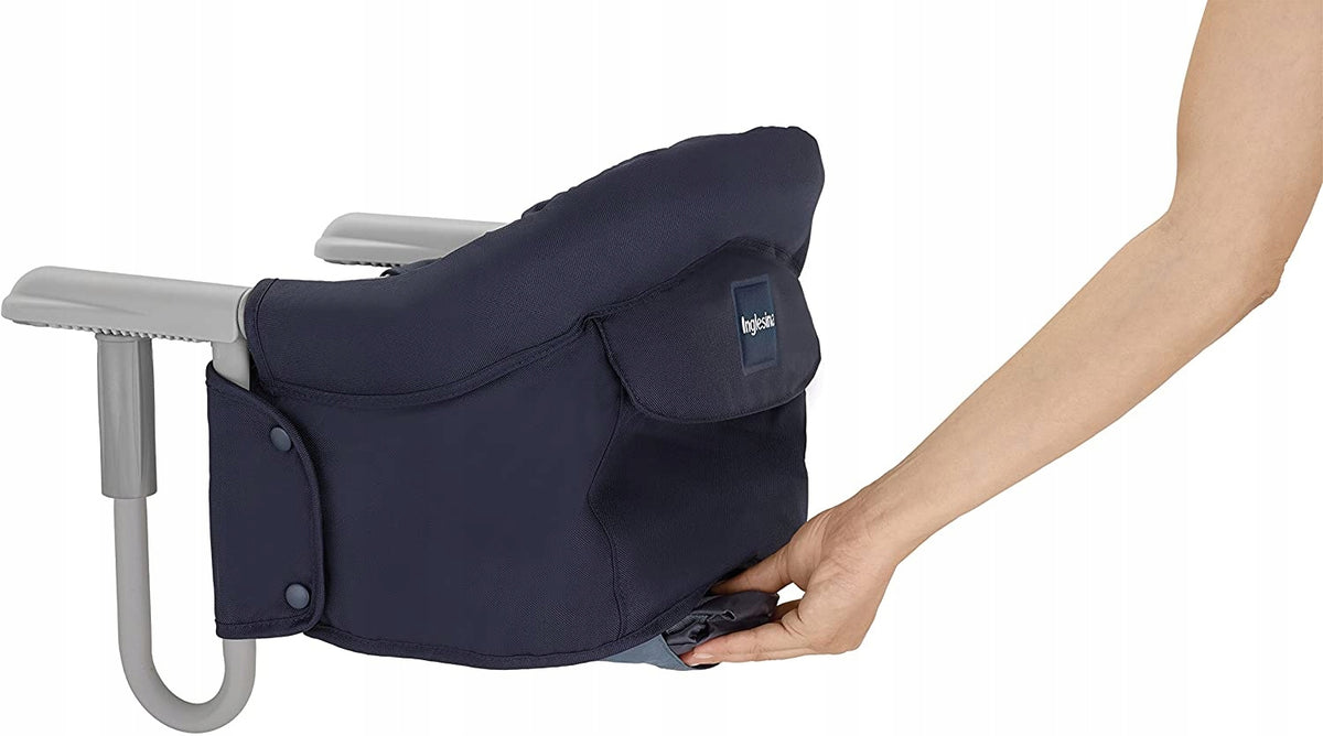 INGLESINA FAST reistoel bevestigd aan tafel